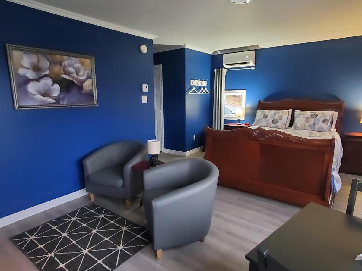 Dans Les Bras De Memphre Bed & Breakfast Magog Exterior photo